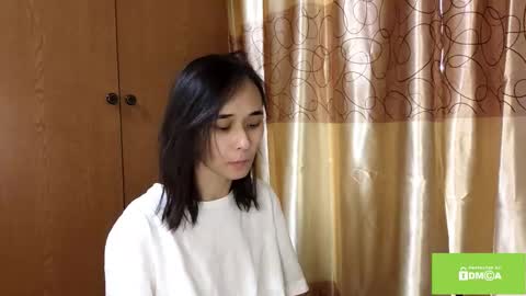 Snapshot of rubyejakobson chatting on 10-04-25, 07:28 Leslie online show from 10-04-25, 07:28