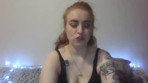 Snapshot of rubykinky chatting on 12-17-25, 04:57 Ruby online show from 12-17-25, 04:57