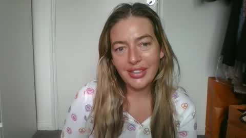 rubyredxxxoxxx online show from 02-11-26, 08:30