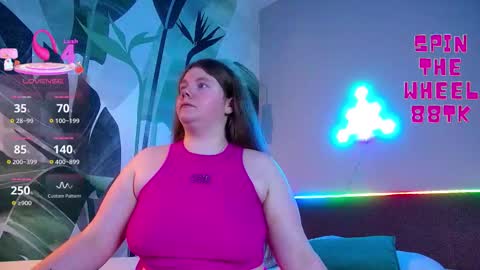 Snapshot of rubyvalen chatting on 11-10-25, 01:04 Ruby online show from 11-10-25, 01:04