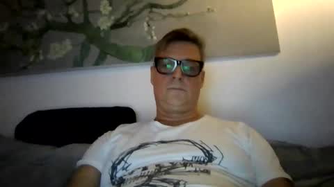 Snapshot of rudeski chatting on 11-03-25, 04:19 rudeski online show from 11-03-25, 04:19