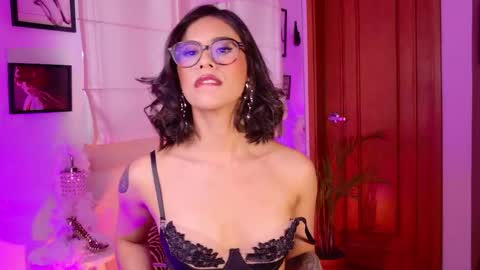 Snapshot of rue_bellafire chatting on 01-14-26, 06:35 Rue online show from 01-14-26, 06:35