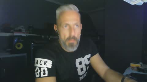 Snapshot of ruffi77 chatting on 12-29-24, 10:23 Chico que rico Caliente online show from 12-29-24, 10:23