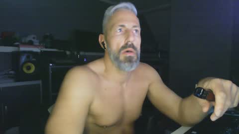 Snapshot of ruffi77 chatting on 01-07-25, 01:38 Chico que rico Caliente online show from 01-07-25, 01:38