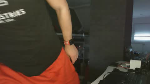 Snapshot of ruffi77 chatting on 01-07-25, 01:46 Chico que rico Caliente online show from 01-07-25, 01:46