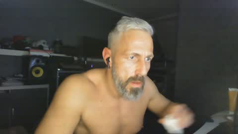 Snapshot of ruffi77 chatting on 01-15-25, 11:10 Chico que rico Caliente online show from 01-15-25, 11:10