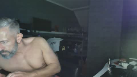 Snapshot of ruffi77 chatting on 01-16-25, 12:02 Chico que rico Caliente online show from 01-16-25, 12:02