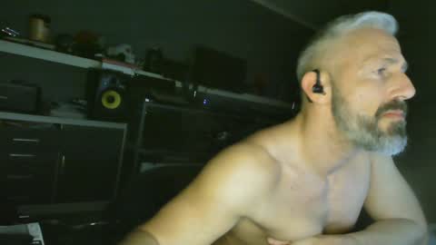 Snapshot of ruffi77 chatting on 01-23-25, 02:02 Chico que rico Caliente online show from 01-23-25, 02:02