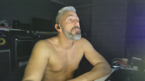 Snapshot of ruffi77 chatting on 01-25-25, 05:07 Chico que rico Caliente online show from 01-25-25, 05:07