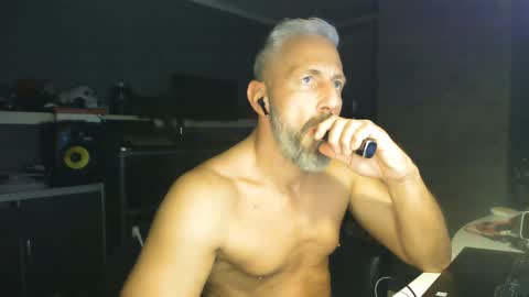 Snapshot of ruffi77 chatting on 02-02-25, 10:57 Chico que rico Caliente online show from 02-02-25, 10:57