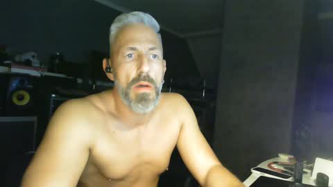Snapshot of ruffi77 chatting on 02-02-25, 08:30 Chico que rico Caliente online show from 02-02-25, 08:30