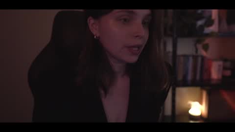 Snapshot of running_with_the_wolves chatting on 01-19-25, 01:43 Elena online show from 01-19-25, 01:43