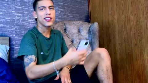  R U S S E L L  online show from 02-05-25, 12:31