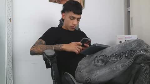  R U S S E L L  online show from 02-19-26, 07:54