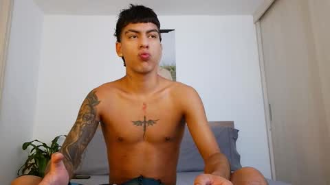  R U S S E L L  online show from 03-23-26, 05:06