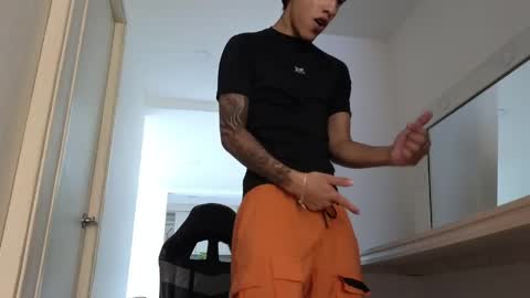  R U S S E L L  online show from 04-07-26, 03:23