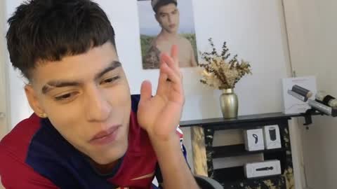  R U S S E L L  online show from 04-09-26, 12:32