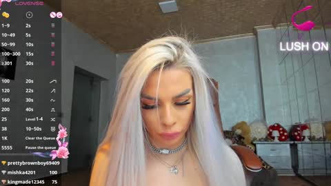 Ava online show from 12-24-24, 12:44