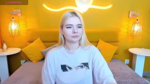 ruthbryant online show from 10-18-25, 01:52