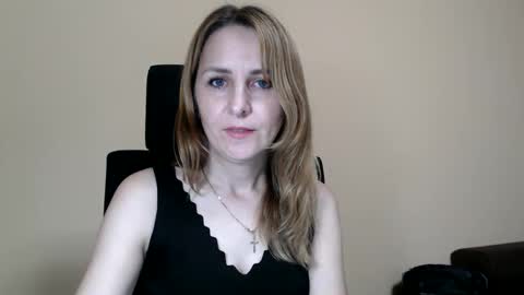 Snapshot of ruthpark chatting on 10-05-25, 06:17 Ruth online show from 10-05-25, 06:17