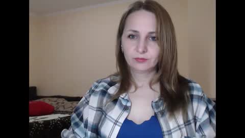 Snapshot of ruthpark chatting on 11-18-25, 05:28 Ruth online show from 11-18-25, 05:28