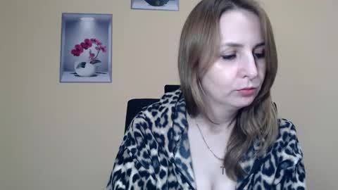 Snapshot of ruthpark chatting on 12-15-25, 12:53 Ruth online show from 12-15-25, 12:53