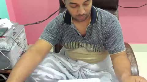 rwb17 online show from 11-18-25, 03:49