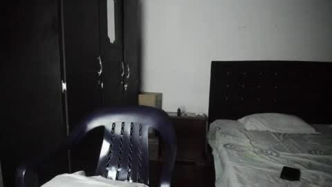 ryan_xc1 online show from 09-21-25, 02:13