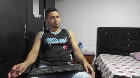 ryan_xc1 online show from 03-27-26, 02:39