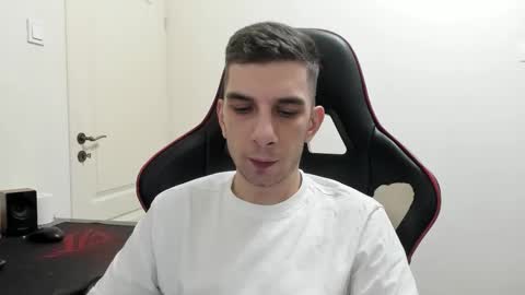 Snapshot of ryandusk chatting on 10-10-25, 09:36 Andrew C. online show from 10-10-25, 09:36