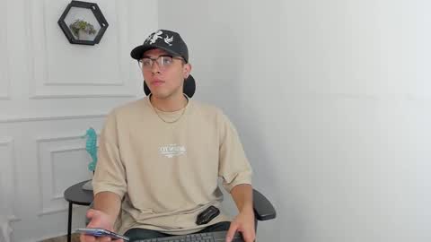 Snapshot of ryanfuller_ chatting on 10-29-25, 03:25 Ryan  online show from 10-29-25, 03:25