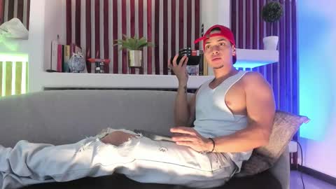 Snapshot of ryangreys01 chatting on 09-25-25, 02:59 Ryan online show from 09-25-25, 02:59