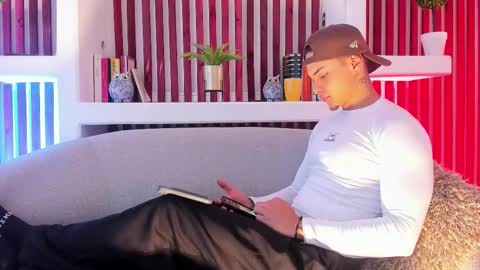 Snapshot of ryangreys01 chatting on 10-10-25, 03:27 Ryan online show from 10-10-25, 03:27