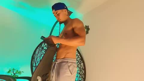 Snapshot of ryangreys01 chatting on 10-25-25, 03:36 Ryan online show from 10-25-25, 03:36