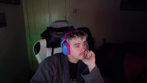 Snapshot of ryanisntgay794 chatting on 12-29-24, 06:03 ryanisntgay794 online show from 12-29-24, 06:03