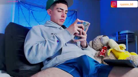 Snapshot of ryannhill_ chatting on 11-26-25, 11:00 Ryannhill online show from 11-26-25, 11:00