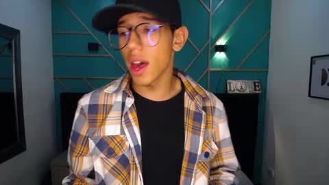 Snapshot of ryanpricee chatting on 12-24-24, 06:22 RyanPricee online show from 12-24-24, 06:22