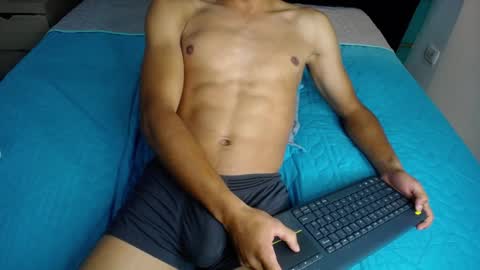 Snapshot of ryanpricee chatting on 12-31-24, 05:55 RyanPricee online show from 12-31-24, 05:55