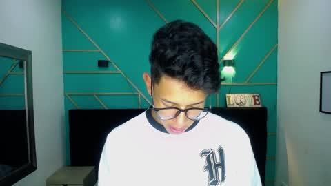 Snapshot of ryanpricee chatting on 01-03-25, 02:21 RyanPricee online show from 01-03-25, 02:21