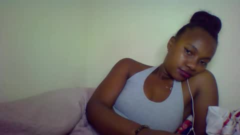 Snapshot of rycie chatting on 09-25-25, 06:44 Rycie online show from 09-25-25, 06:44