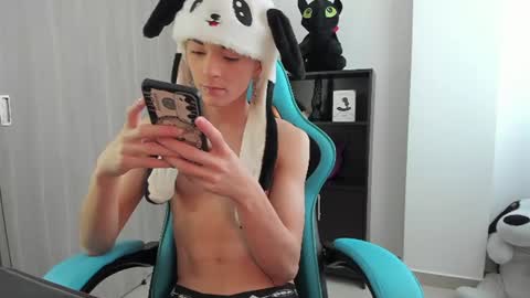 Snapshot of ryo_bleu chatting on 07-16-26, 04:35 RYO BLEU online show from 07-16-26, 04:35
