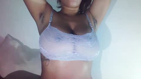 Snapshot of saavaghechick chatting on 02-18-25, 12:37 Jeane online show from 02-18-25, 12:37