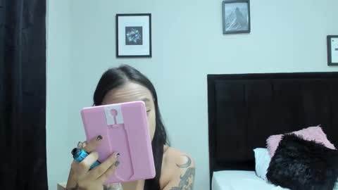 Snapshot of sabbrand_ chatting on 10-25-25, 07:19 online show from 10-25-25, 07:19