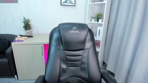 GMT7TueWedThuFriSatSun 0100am-0700am online show from 01-06-25, 08:50