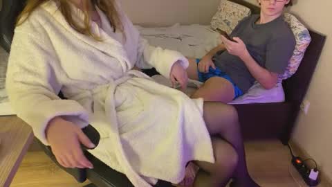 Snapshot of sabrinaanddaniel chatting on 10-09-25, 09:35 SabrinaDaniel online show from 10-09-25, 09:35