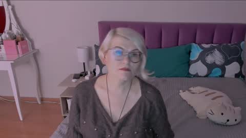 Sabrina MacMarren online show from 01-26-25, 03:36