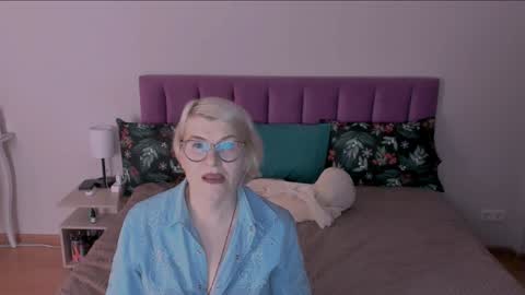 Sabrina MacMarren online show from 02-06-25, 08:23