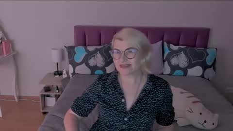 Sabrina MacMarren online show from 02-20-25, 04:25