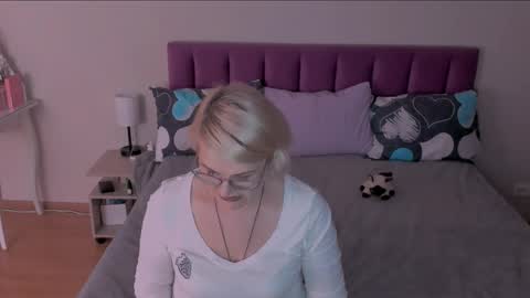 Sabrina MacMarren online show from 02-22-25, 06:30