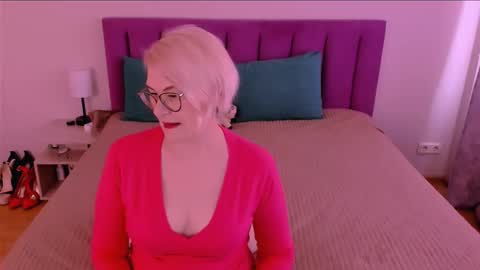 Sabrina MacMarren online show from 09-15-25, 10:48